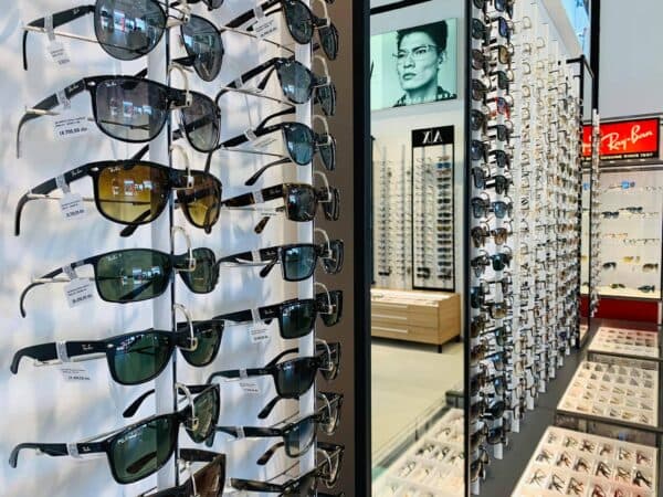 Izlog i ponuda naočara Optika Piljak